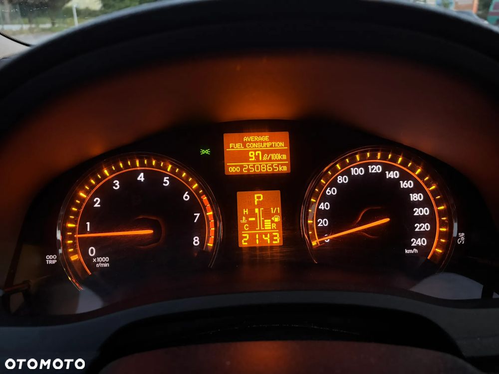 Toyota Avensis 2.0 Sol EU5 MS - 11