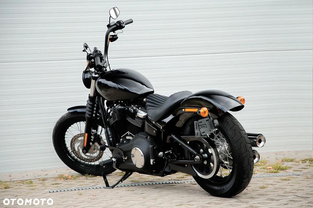 Harley-Davidson Softail Street Bob - 14