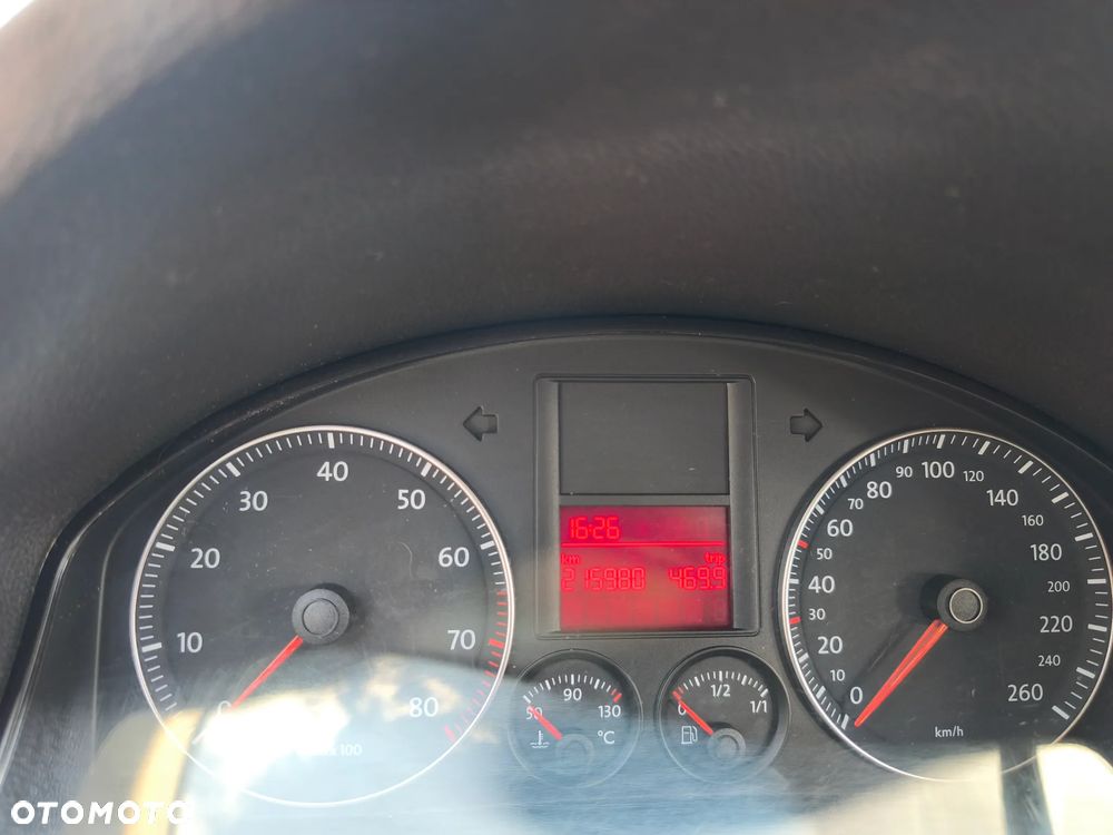 Volkswagen Jetta 1.6 FSI Trendline - 8