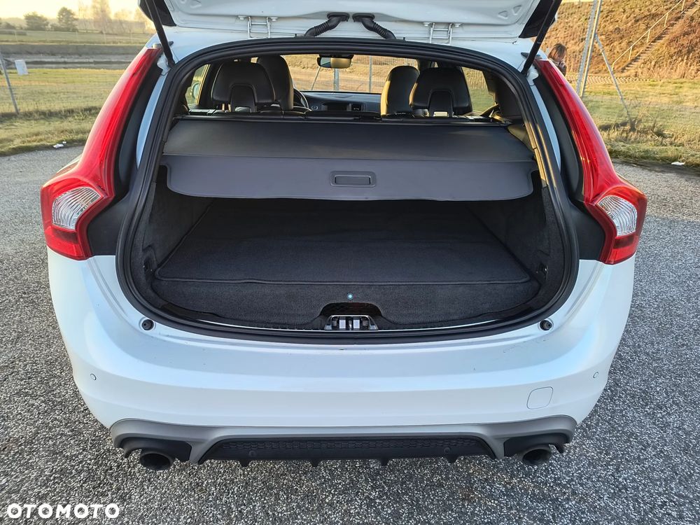 Volvo V60 D6 AWD Plug-in Hybrid Summum - 17