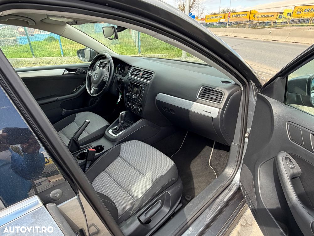 Volkswagen Jetta - 6