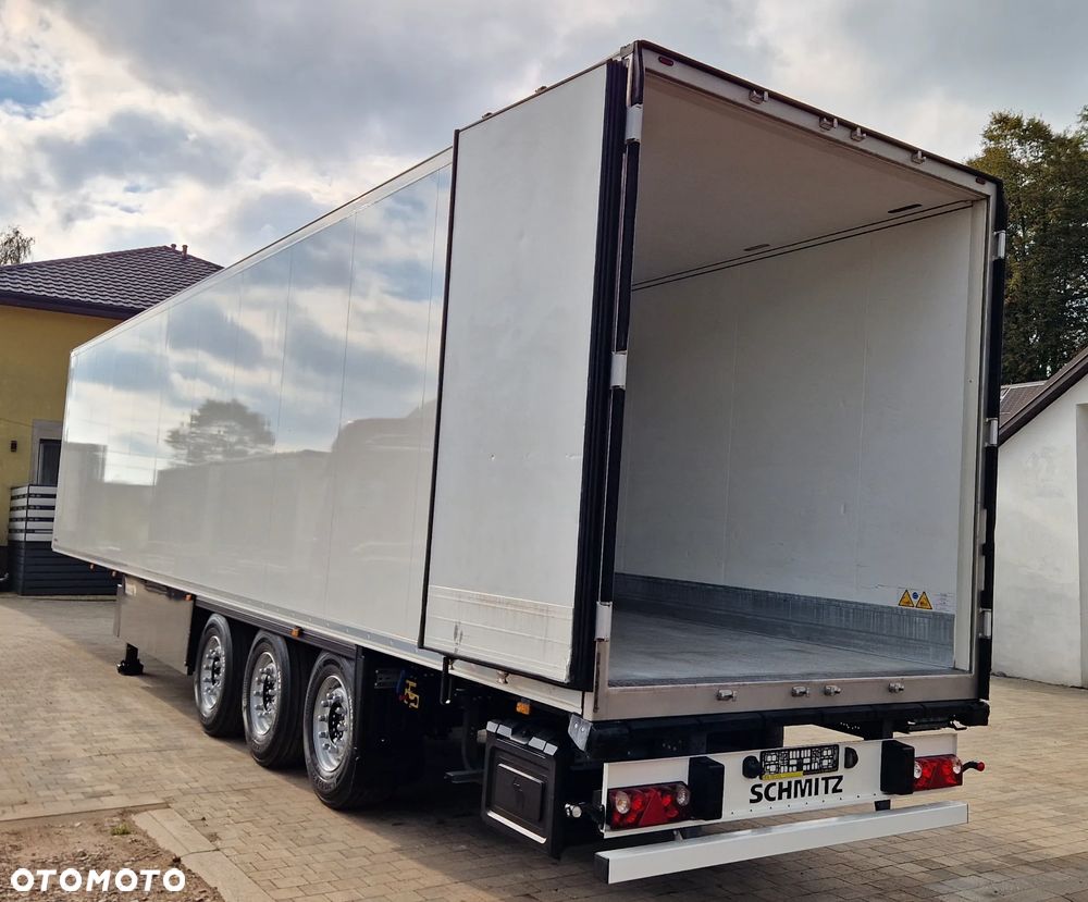 Schmitz Cargobull * CHŁODNIA * OŚ PODNOSZONA * 4 RYGLE * - 30