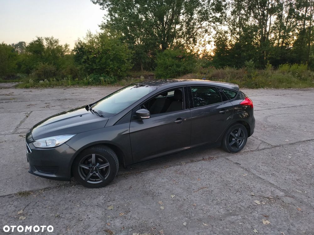 Ford Focus 1.6 Trend - 40