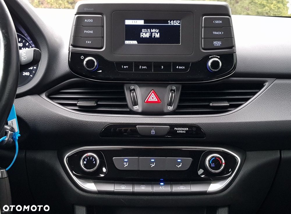 Hyundai i30 1.5 DPI Classic + - 21