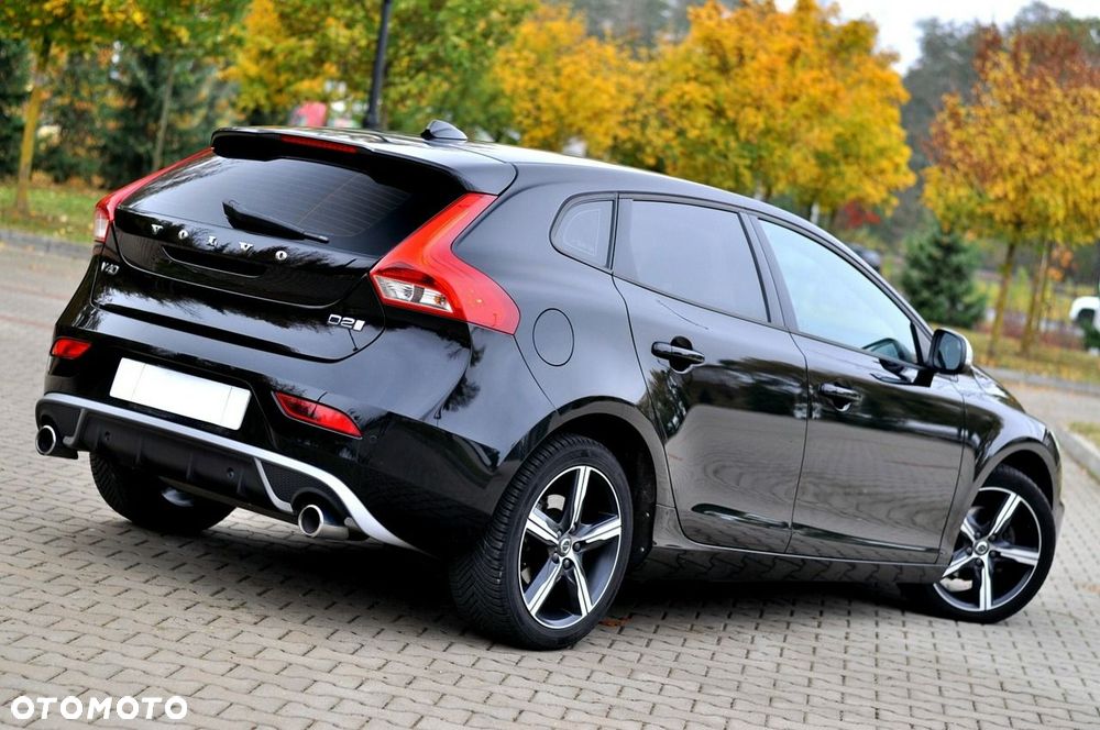 Volvo V40 D2 Drive-E R-Design Momentum - 4
