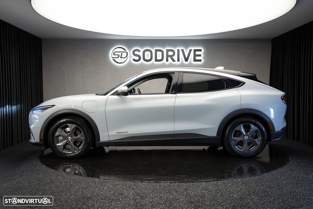 Ford Mustang Mach-E 75.7 kWh Premium AWD - 2