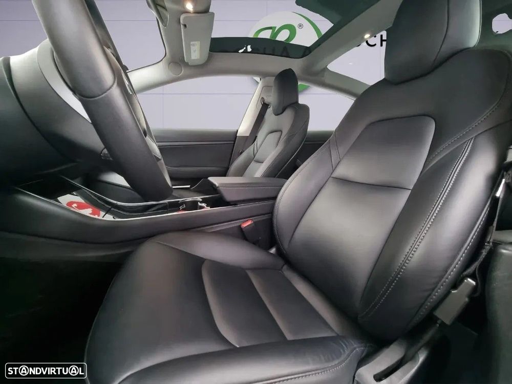 Tesla Model 3 - 8