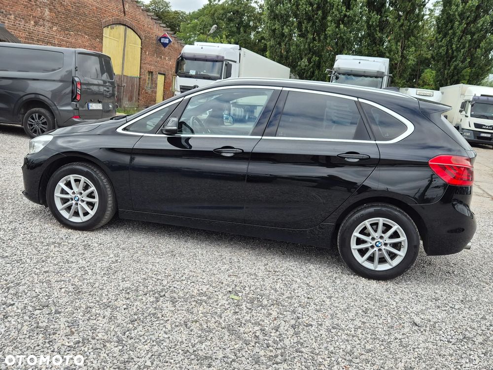 BMW Seria 2 216d Sport Line - 6
