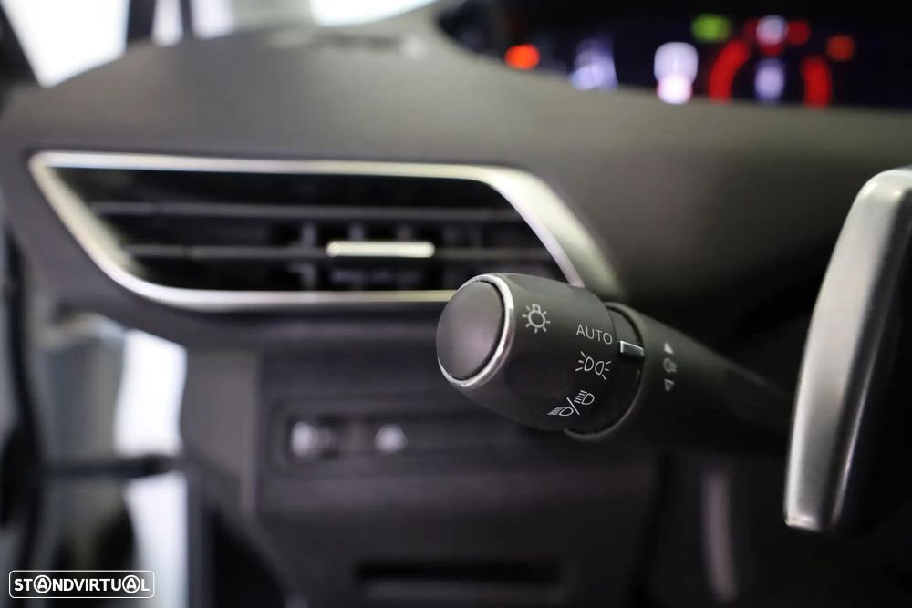 Peugeot 5008 1.5 BlueHDi Allure EAT8 - 44