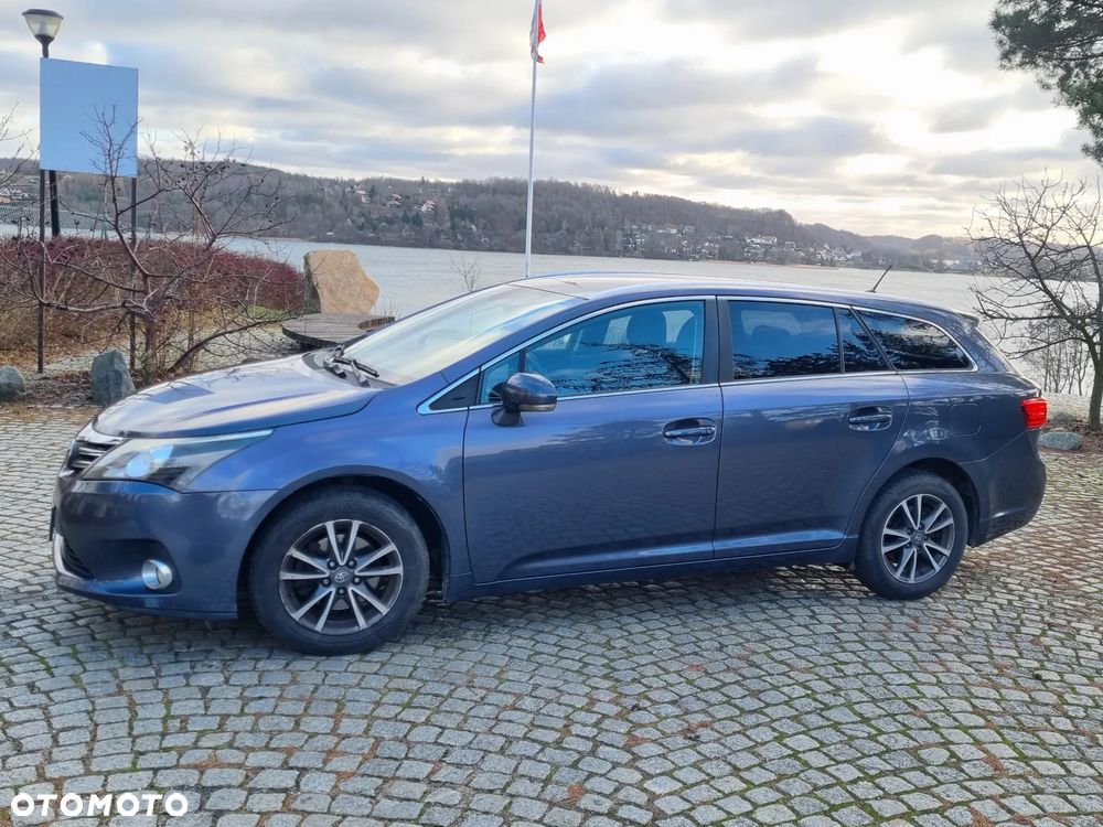 Toyota Avensis 2.0 D-4D Active - 3