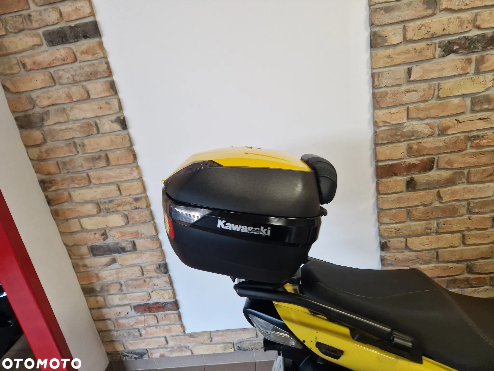 Kawasaki GTR - 25