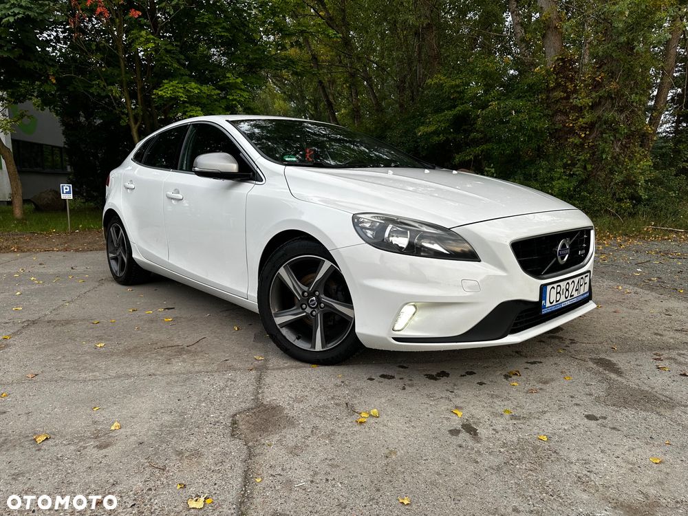Volvo V40 D2 R-Design - 4
