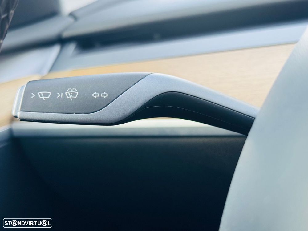 Tesla Model Y Long Range Tração Integral - 24