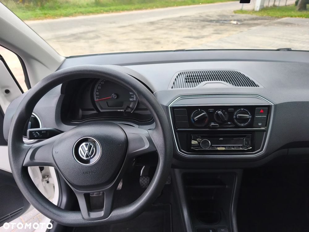Volkswagen up! club - 24