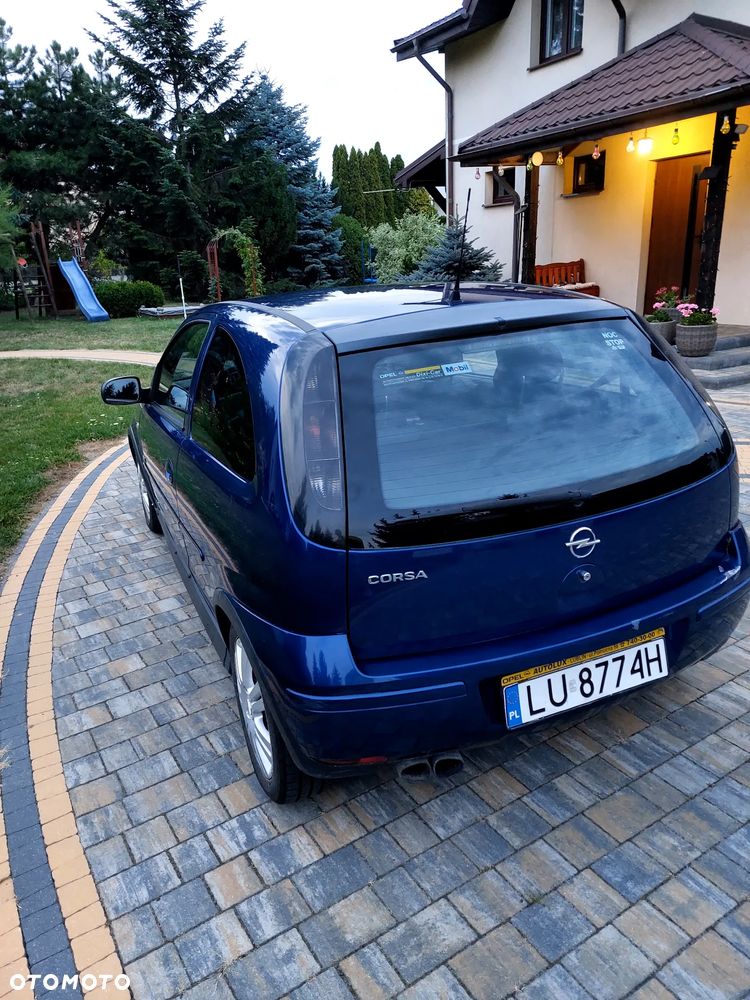 Opel Corsa 1.2 16V Essentia - 11
