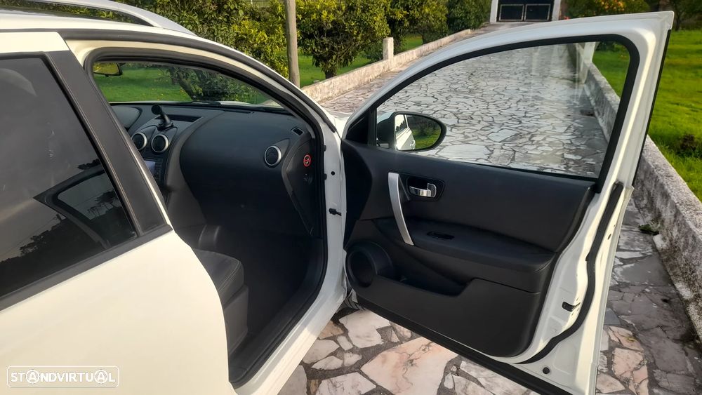 Nissan Qashqai +2 1.5 dCi Tekna Premium 18 - 51