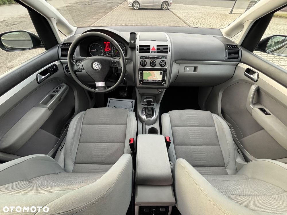 Volkswagen Touran 2.0 TDI DSG Highline - 29