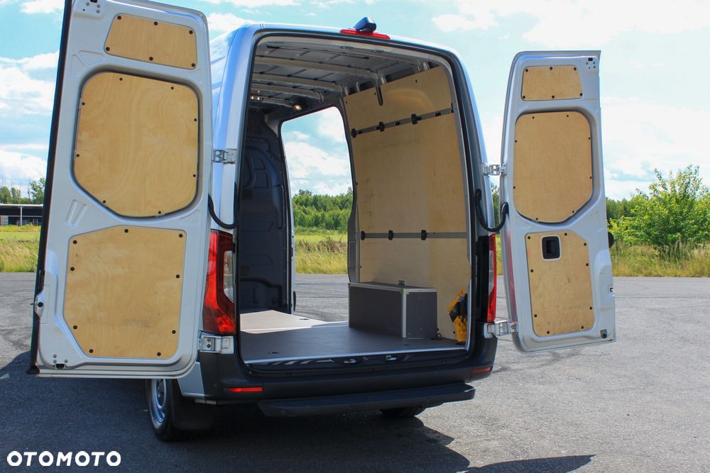 Mercedes-Benz Sprinter - 8