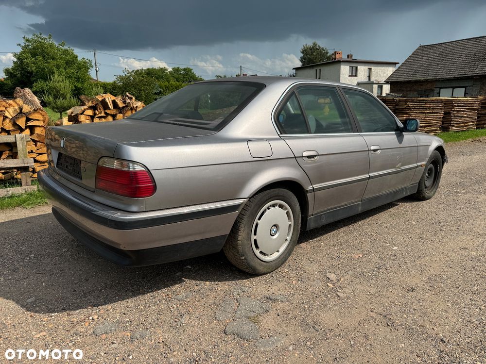 BMW Seria 7 728i L - 4