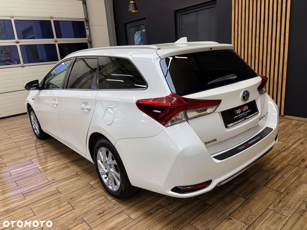 Toyota Auris 1.8 HSD Prestige - 10
