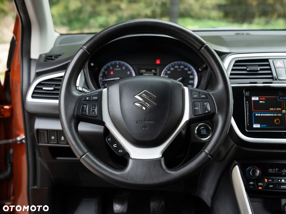 Suzuki SX4 S-Cross 1.4 T Premium - 34