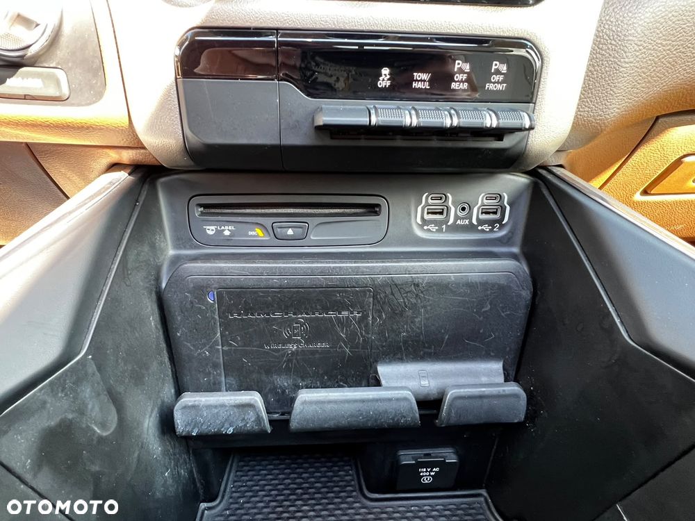 RAM 1500 5.7 Crew Cab Longbed Laramie Chrome - 15