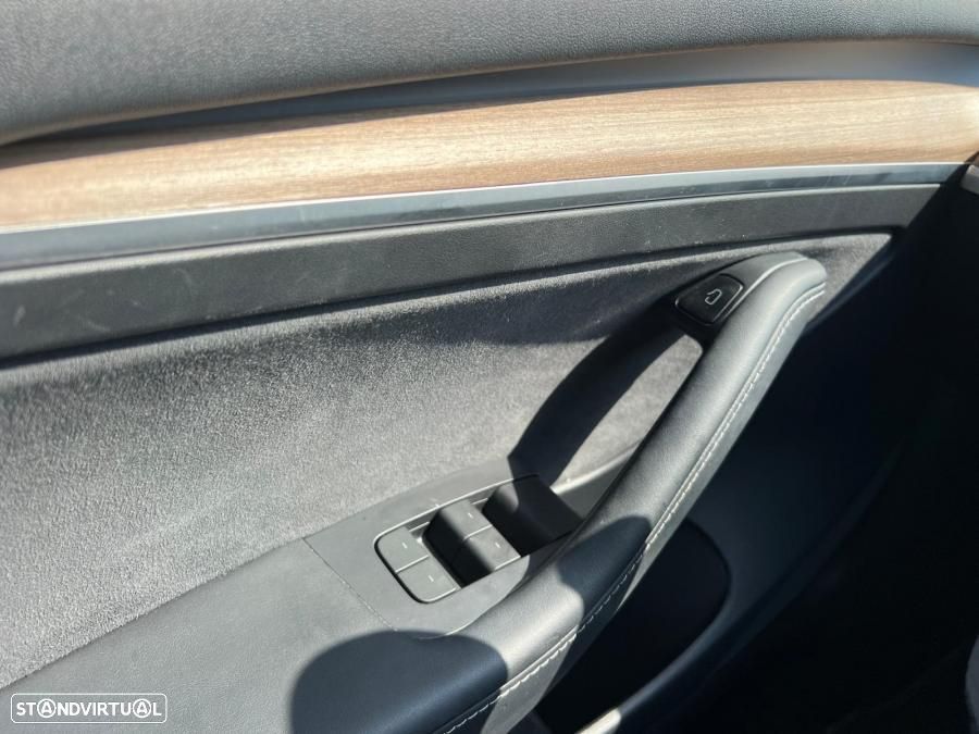 Tesla Model 3 Performance Dual Motor AWD - 12