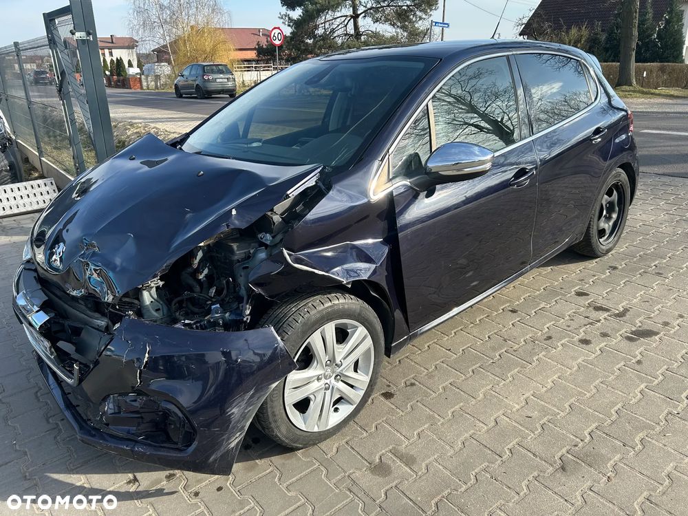 Peugeot 208 - 2