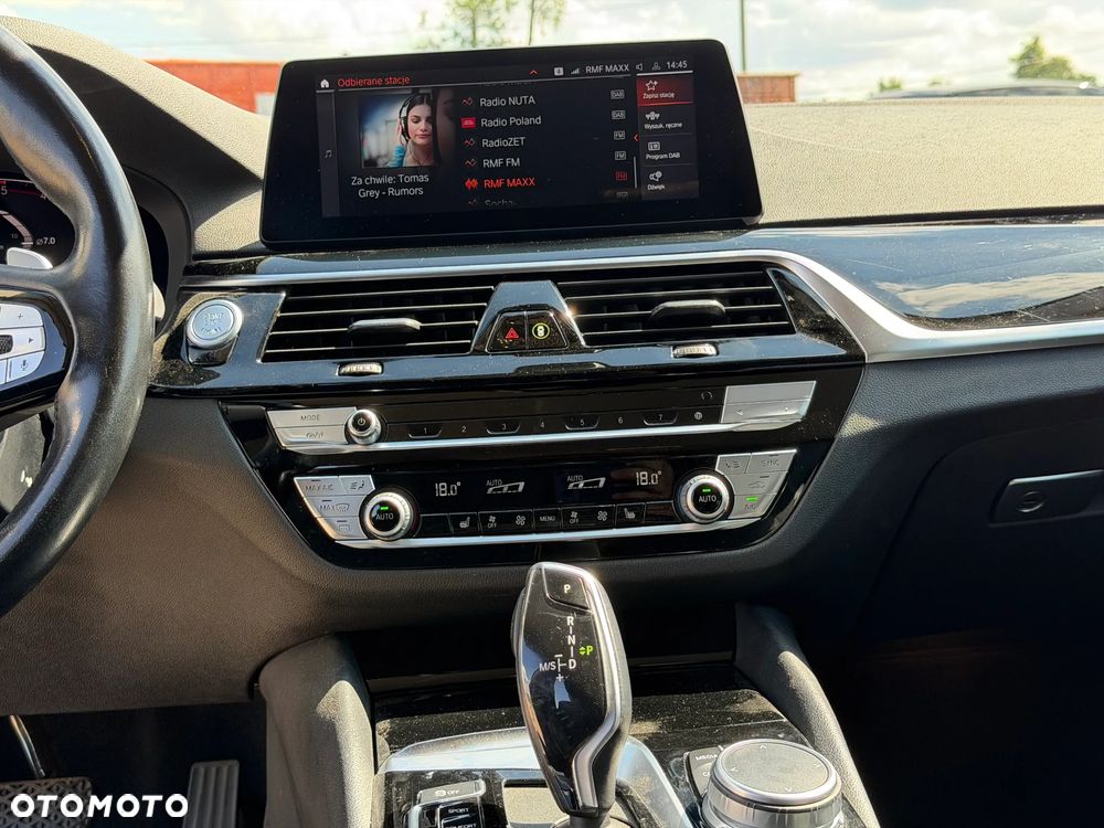 BMW Seria 5 520d Sport Line - 33