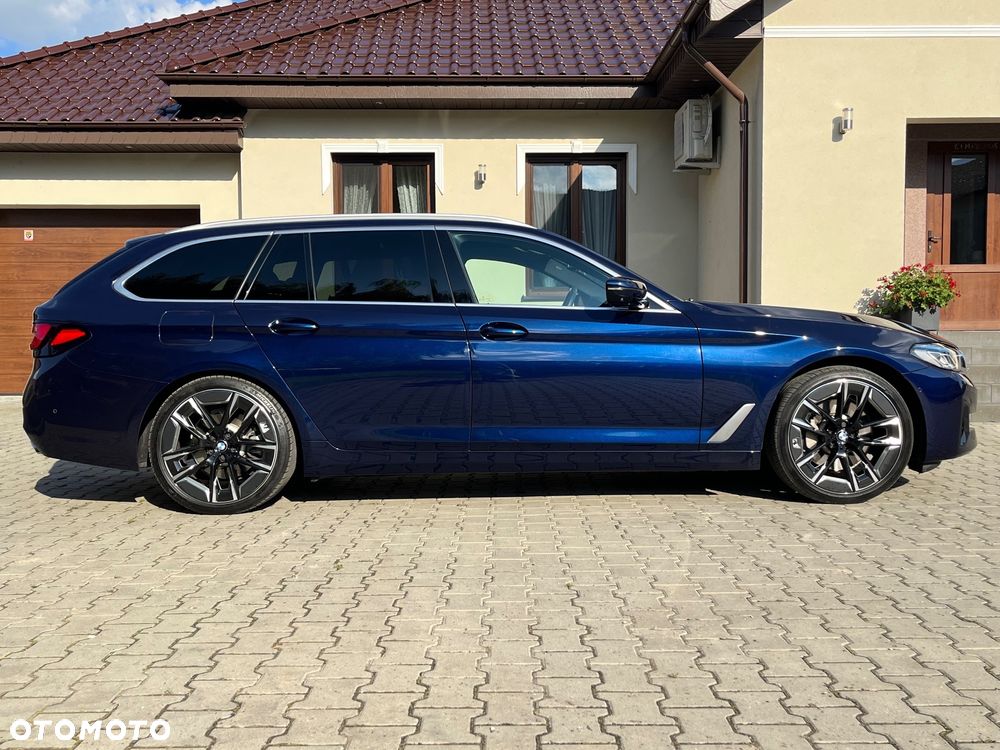 BMW Seria 5 530i xDrive Touring - 4