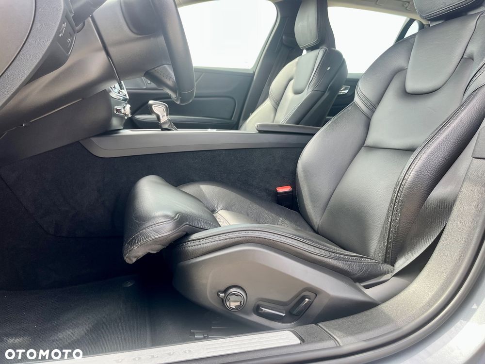 Volvo V60 Cross Country Pro D4 AWD - 27