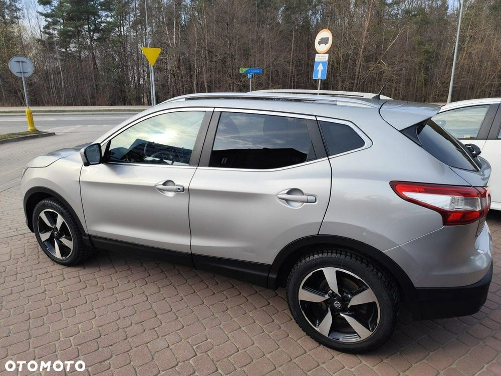 Nissan Qashqai 1.2 DIG-T N-Connecta EU6 - 10