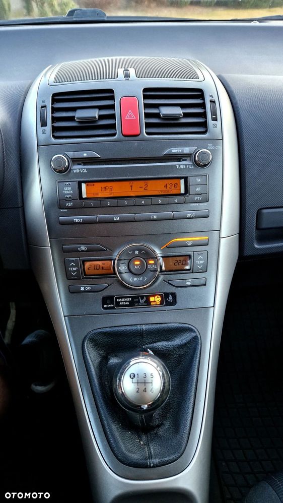 Toyota Auris 1.6 Sol - 15