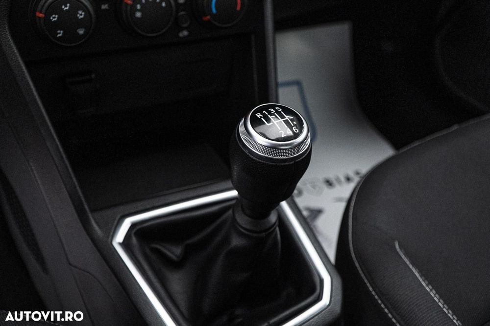 Dacia Logan TCe 90 MT6 Prestige - 27