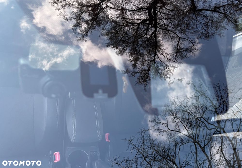 Toyota Auris Hybrid 135 Prestige - 38