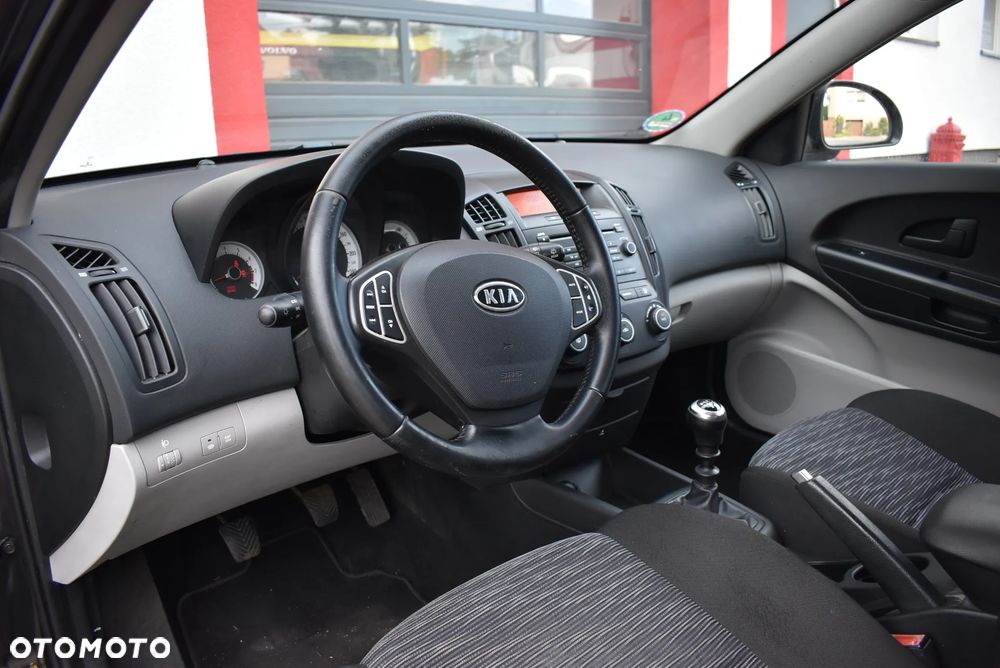 Kia Ceed - 6