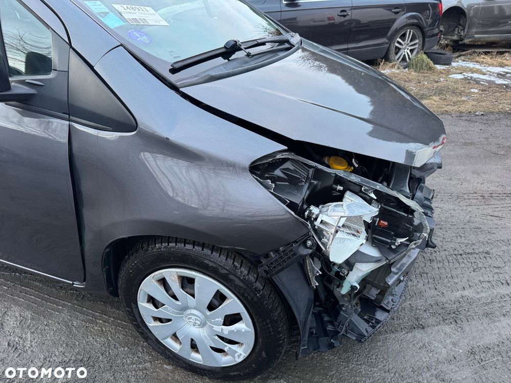 Toyota Yaris - 25