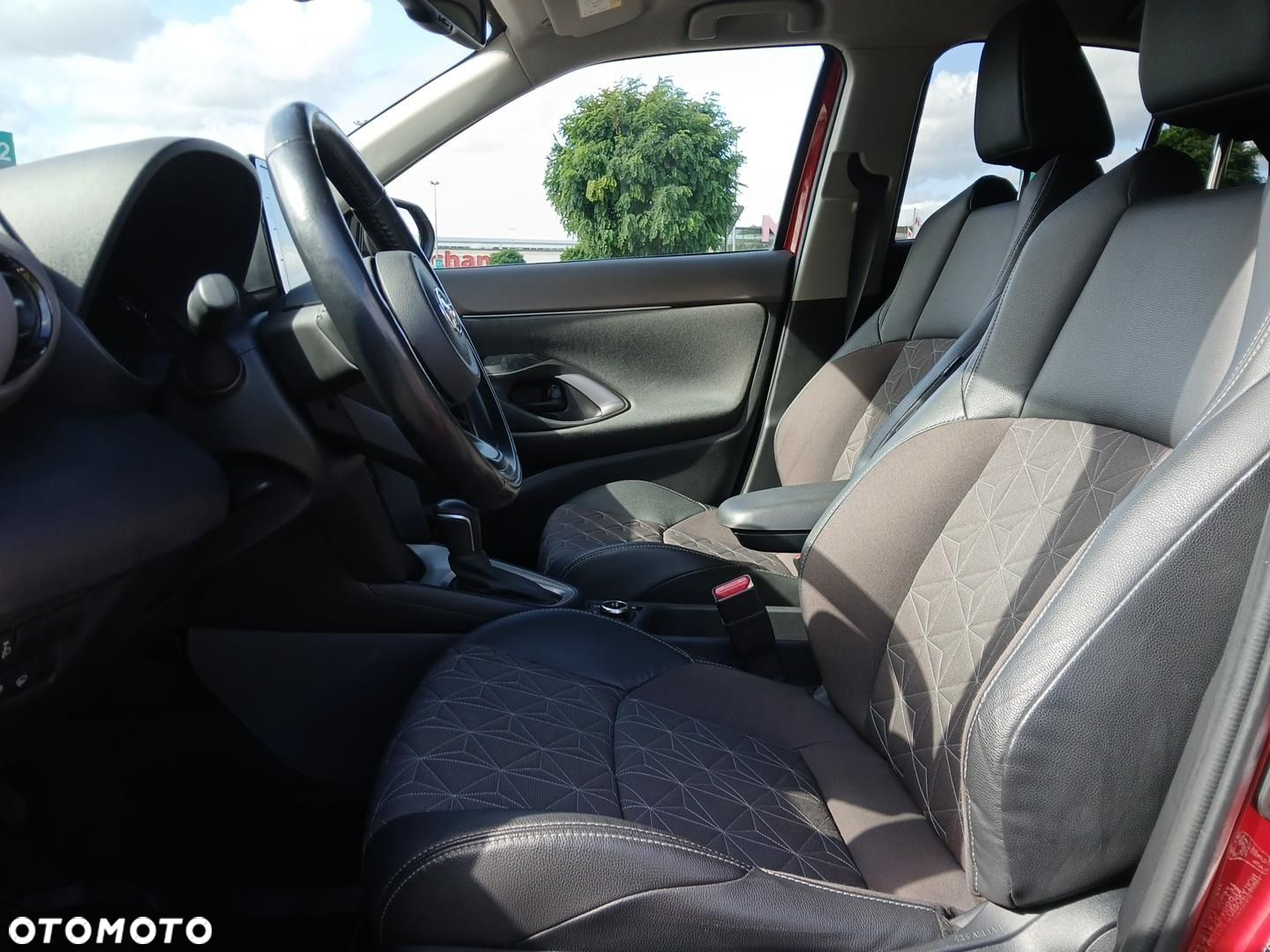 Toyota Yaris Cross - 18