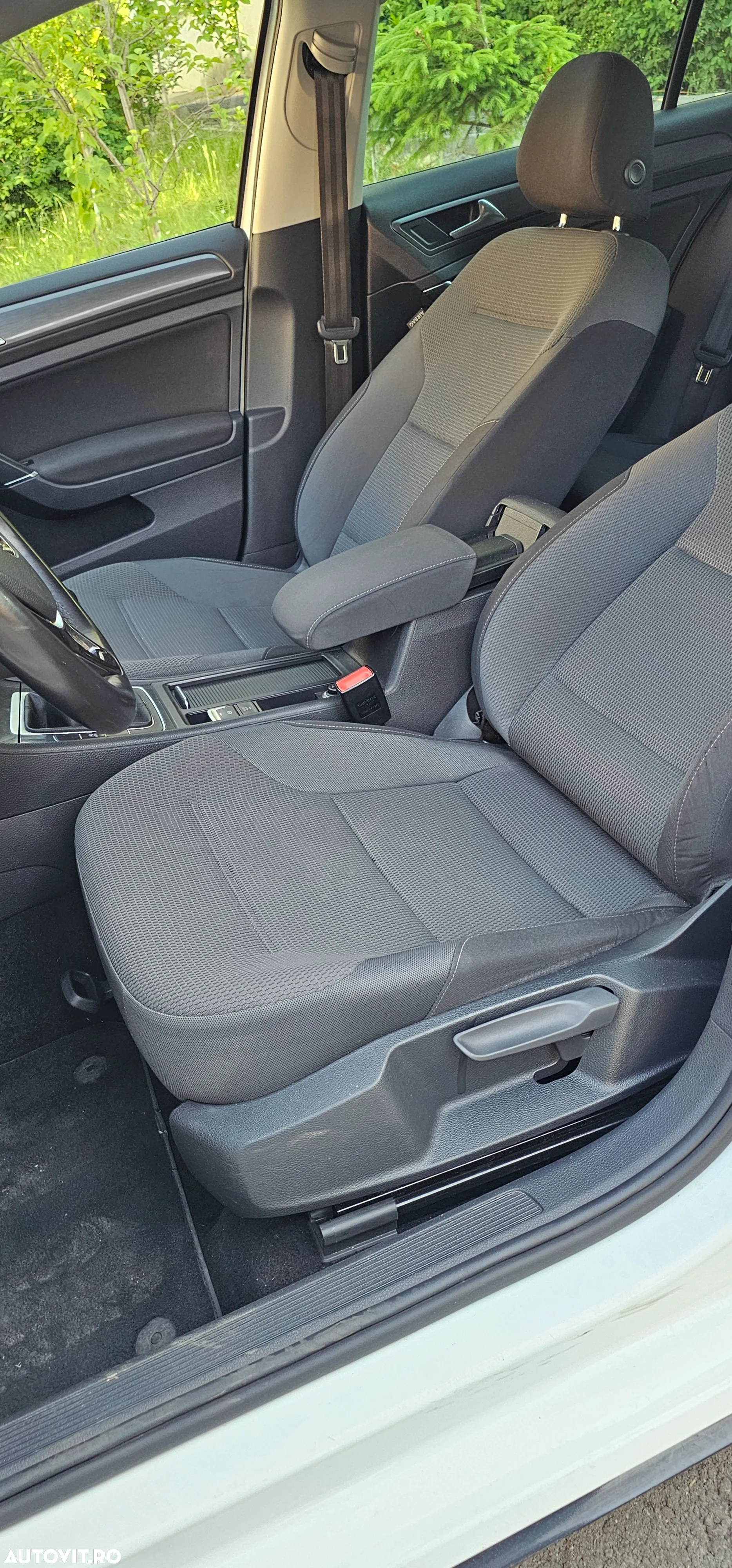 Volkswagen Golf - 8