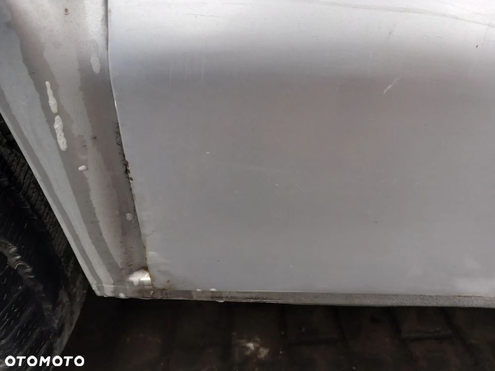 VW T5 DRZWI PRAWE BOCZNE PRZESÓWNE KOLOR: LA7W - 5