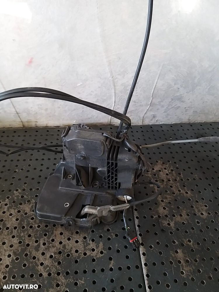 Broasca usa stanga fata mercedes e class w211 2117200335q18 - 3