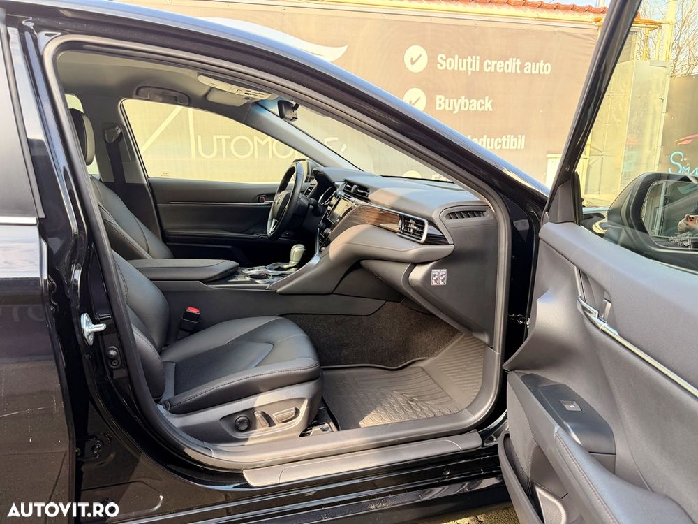 Toyota Camry - 16