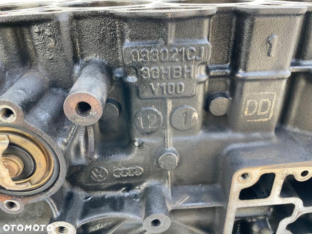 GOŁY BLOK DÓŁ SILNIKA VW TOURAN I GOLF V AUDI A3 2.0 TDI 140KM BKD 038103021CJ - 3