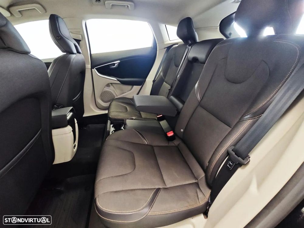 Volvo V40 Cross Country 1.6 D2 Momentum - 56
