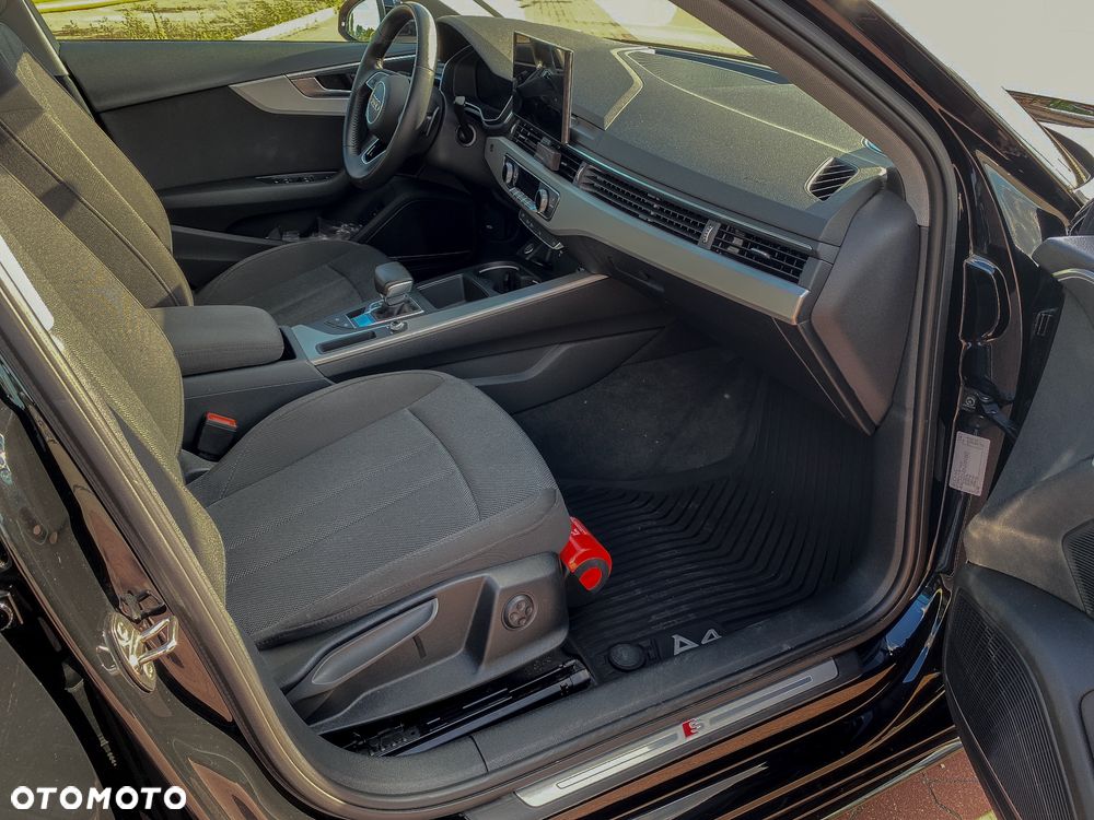 Audi A4 Limousine - 15