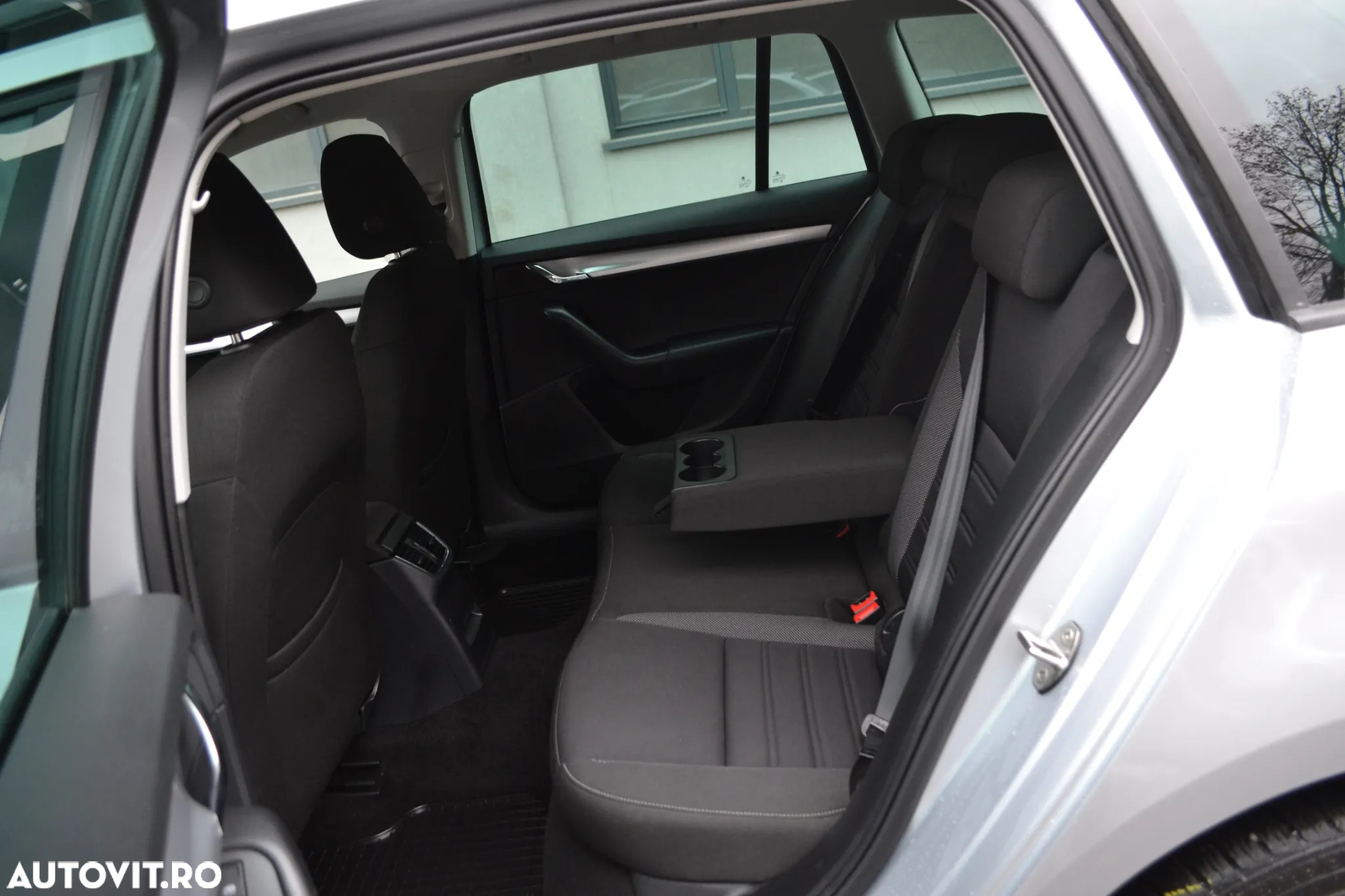 Skoda Octavia 1.6 TDI Premium Edition - 9