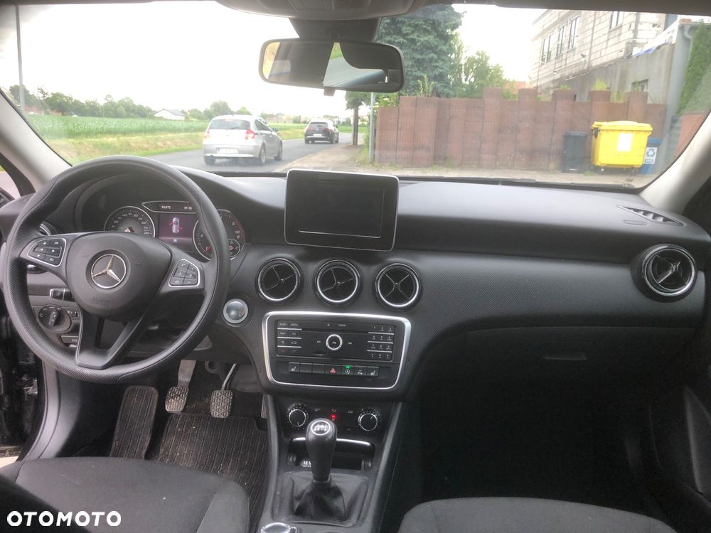 Mercedes-Benz Klasa A 180 d Activity Edition - 9