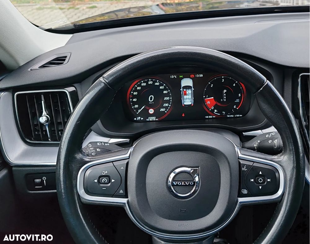 Volvo XC 60 D5 AWD Geartronic Momentum - 11