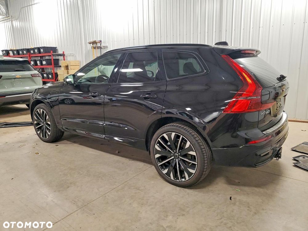 Volvo XC 60 T8 Plug-In Hybrid AWD Ultra Dark - 3