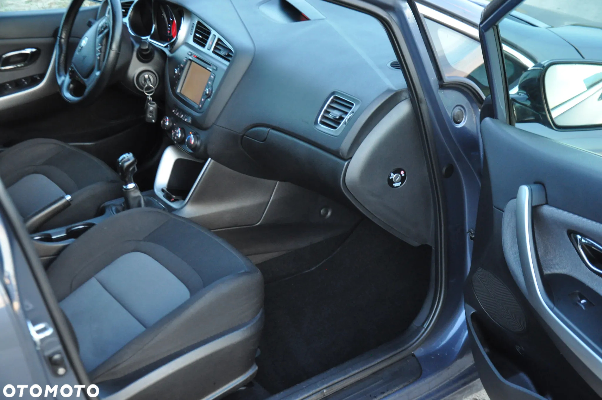 Kia Ceed 1.6 CRDi 128 Fifa World Cup Edition - 9